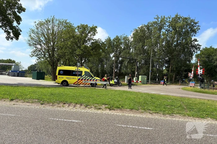 Motorrijder gewond naar ziekenhuis na val