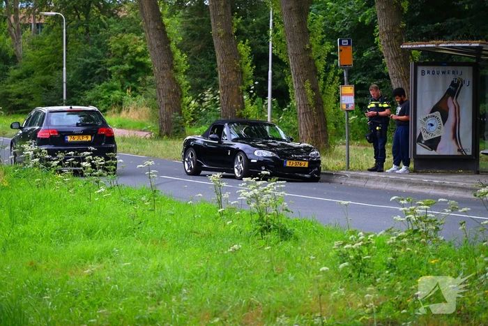Bestuurder verliest macht over stuur