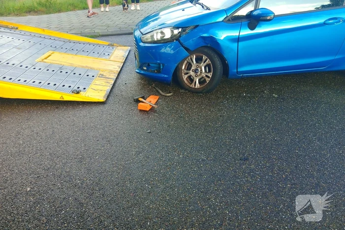 Veel schade bij aanrijding tussen twee voertuigen