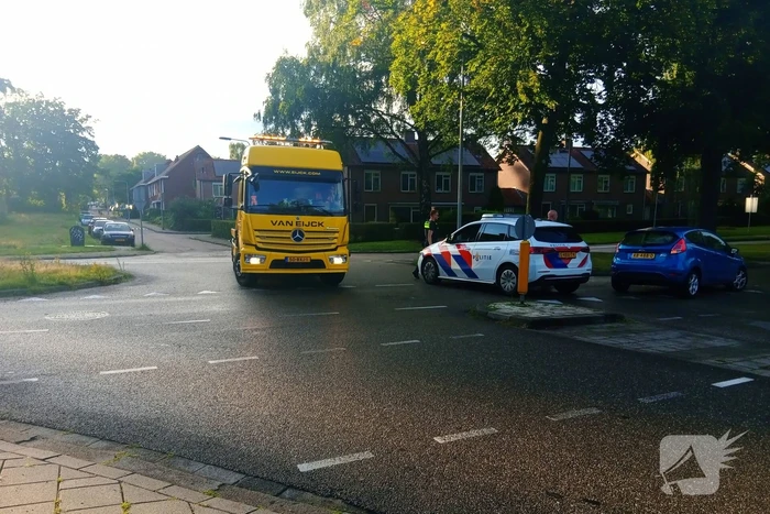 Veel schade bij aanrijding tussen twee voertuigen