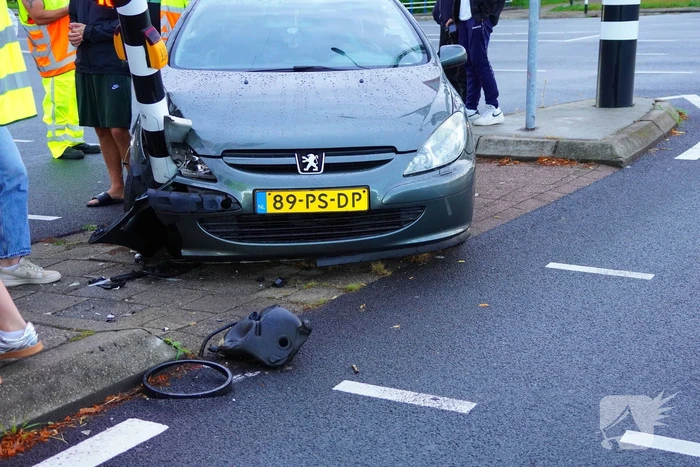 Auto klapt op verkeerslicht
