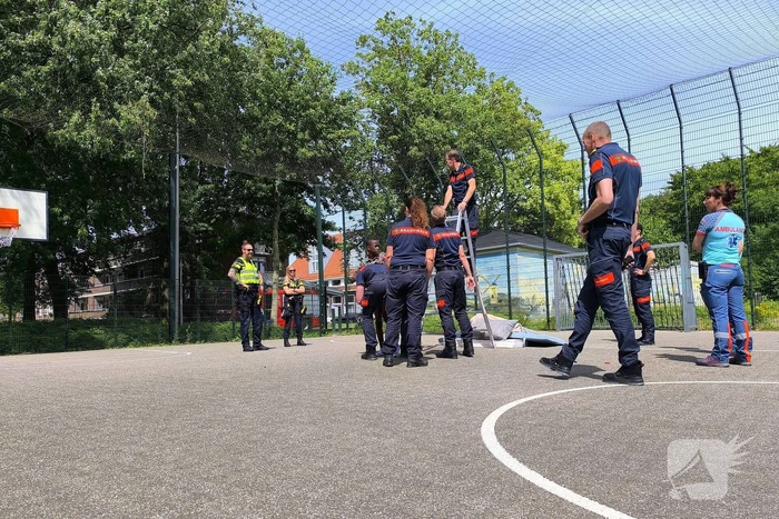 Brandweer redt jongen uit net