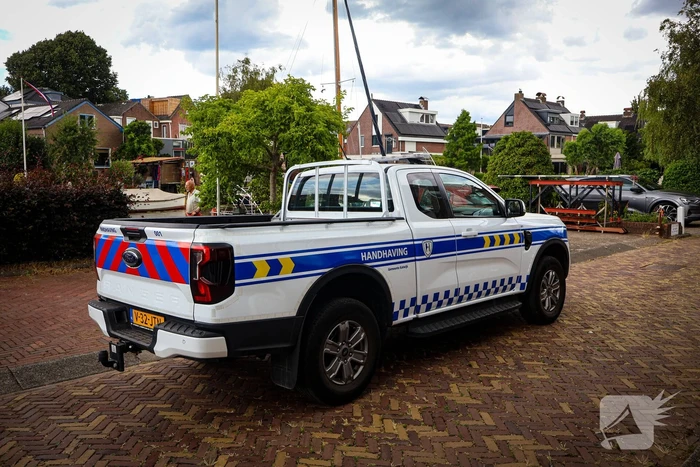 Hert gered uit de Rijn na sprongetje te water