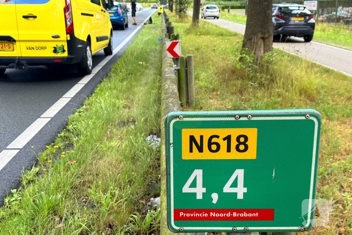 Motorrijder verliest controle in bocht