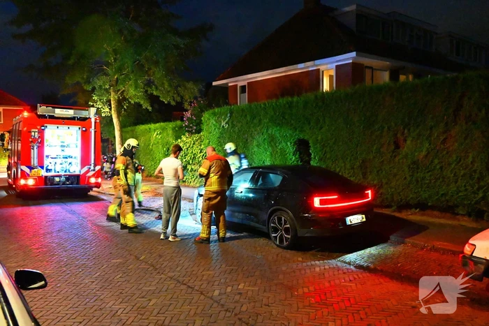 Zoektocht naar mogelijke betrokkene autobrand