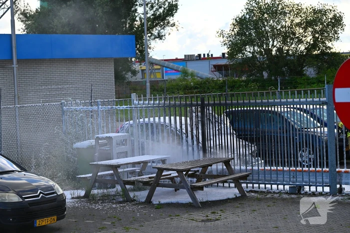 Auto zwaar beschadigd door brand