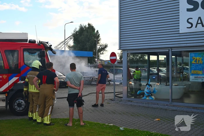 Auto zwaar beschadigd door brand