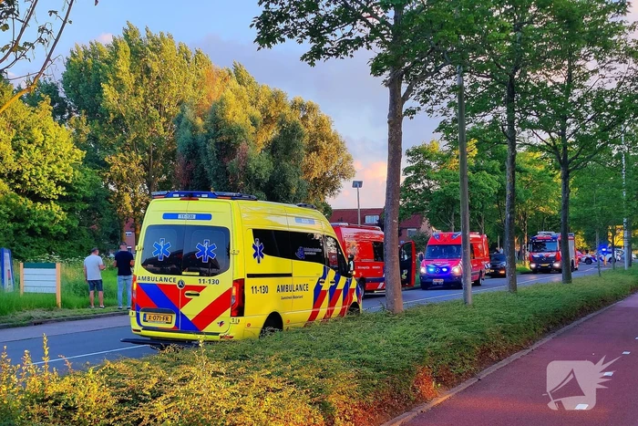 Oudere man gered uit te water geraakt voertuig