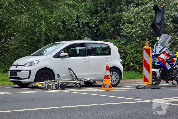 Auto's en fiets betrokken bij aanrijding
