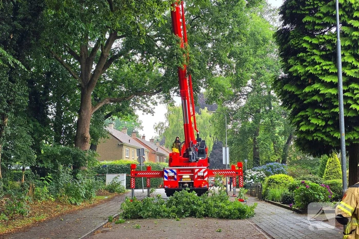 stormschade leidt tot ingrijpen brandweer
