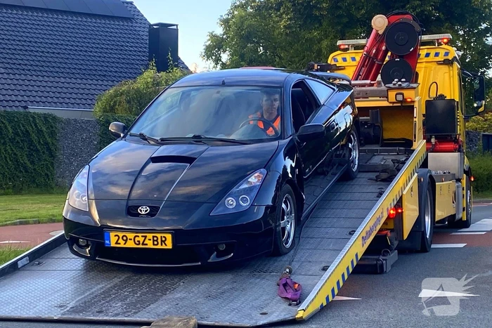 Fietser op rotonde aangereden door automobilist