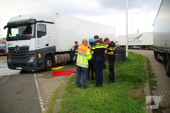 Tankbreuk vrachtwagen veroorzaakt lekkage