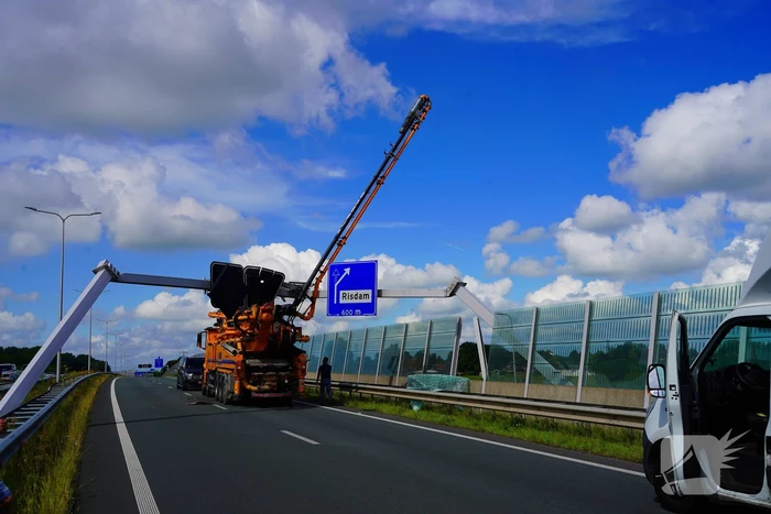 Vrachtwagen ramt matrixborden