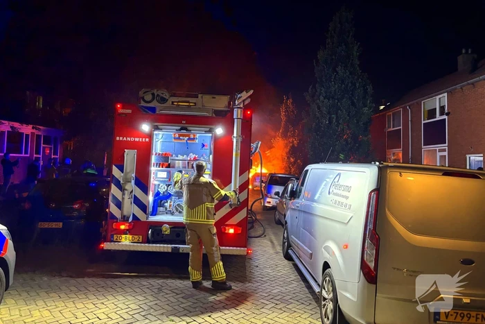 Motorcompartiment brandt volledig uit