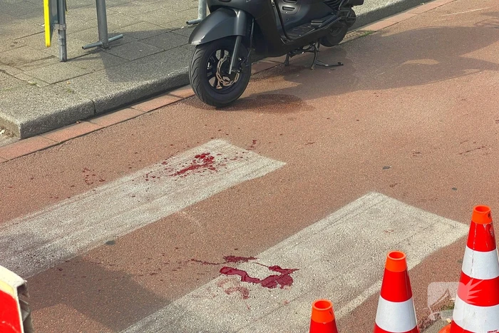 Zwaargewonden na botsing tussen fietser en scooter
