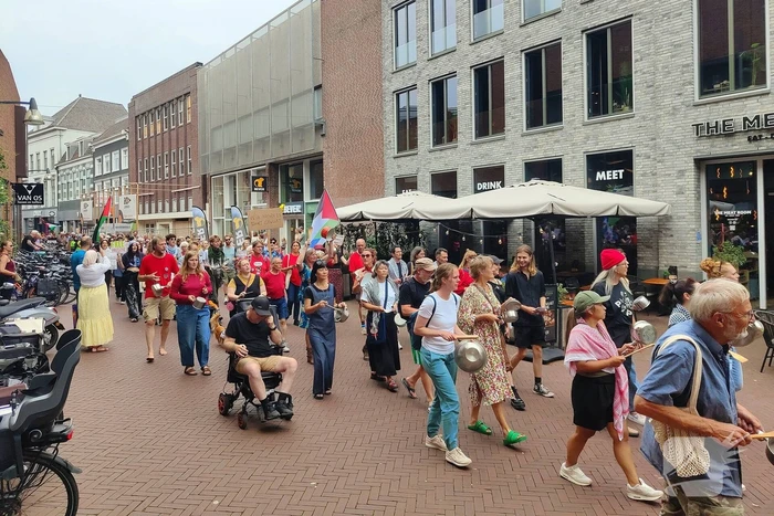 Demonstratie tegen hongersnood trekt aandacht