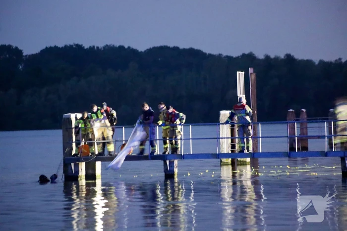 Persoon te water aangetroffen na inzet brandweer