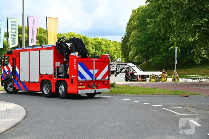 Kraan ingezet voor gestrande kruiser