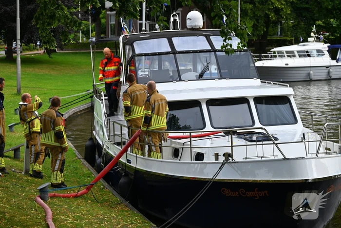 Kraan ingezet voor gestrande kruiser