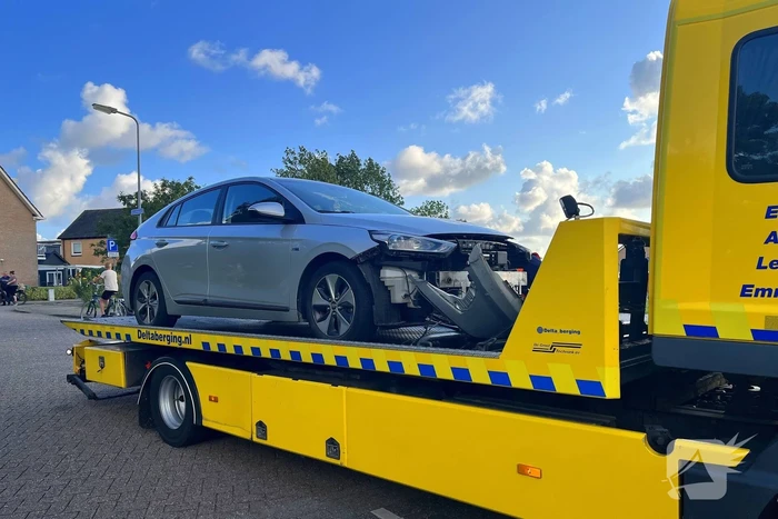 Brommerrijder zwaargewond bij aanrijding