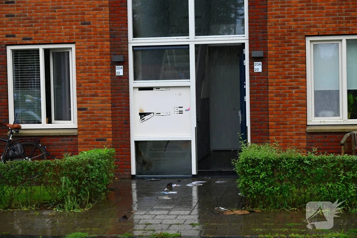 Brand in brievenbus portiekflat