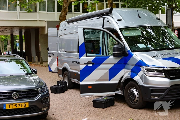 Drie aanhoudingen na verdachte vondst