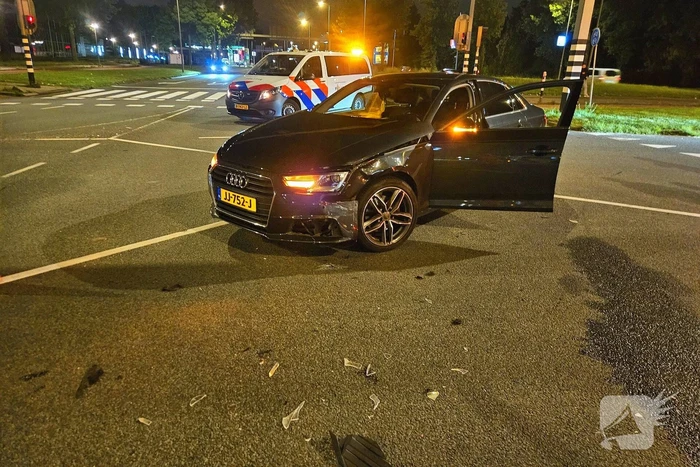 Automobilist rijdt door rood
