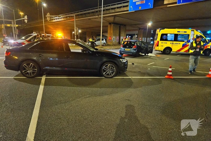 Automobilist rijdt door rood
