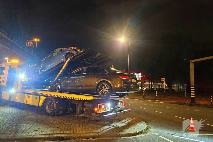 Automobilist rijdt door rood
