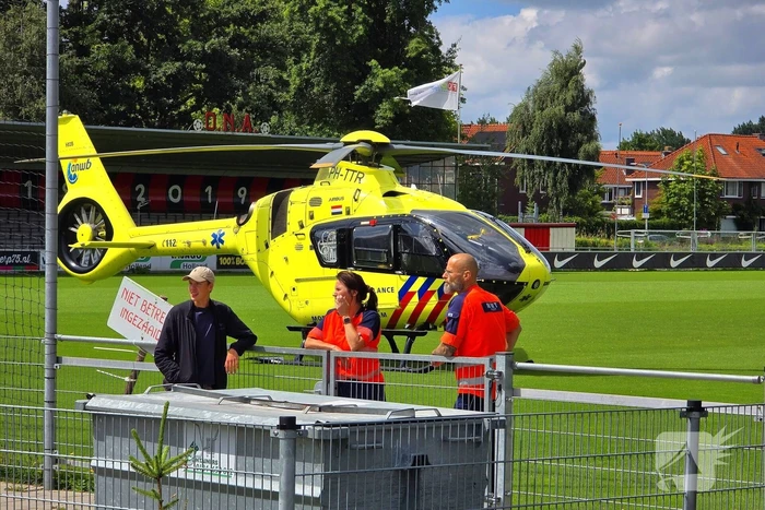 Arts en ambulance met spoed naar ziekenhuis