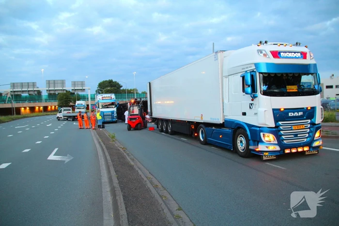 Vrachtwagen slaat om