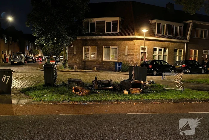 Brandend grofvuil snel geblust