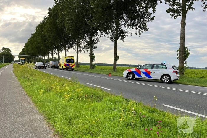 Bestelbus botst op voorganger
