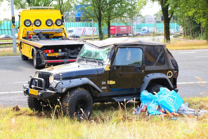 Jeep zwaar beschadigd door ongeluk