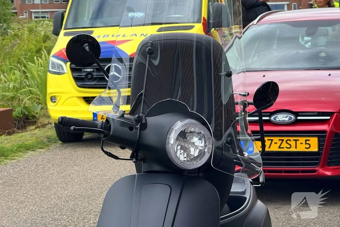 Kind aangereden door scooter