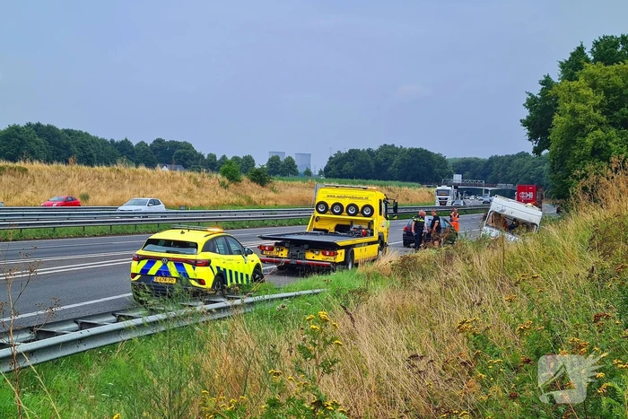 Bestuurder verliest macht over camper