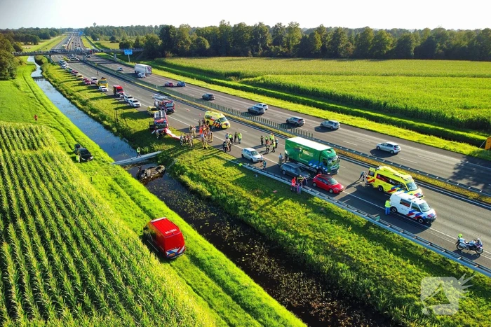 Meerdere slachtoffer bij auto te water