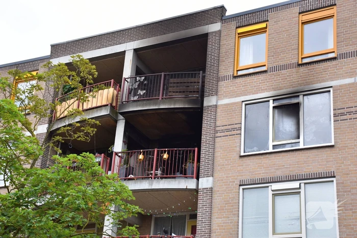 Zeer grote brand in flatwoning