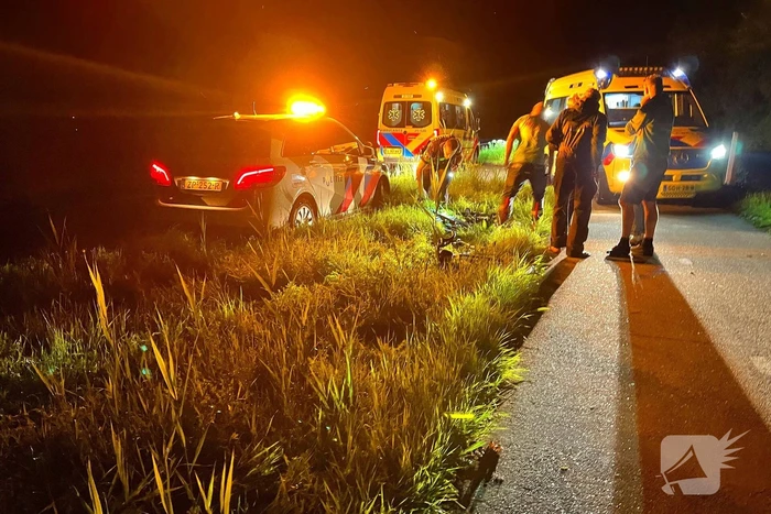 Ernstige hoofdwond bij fietser na ongeluk