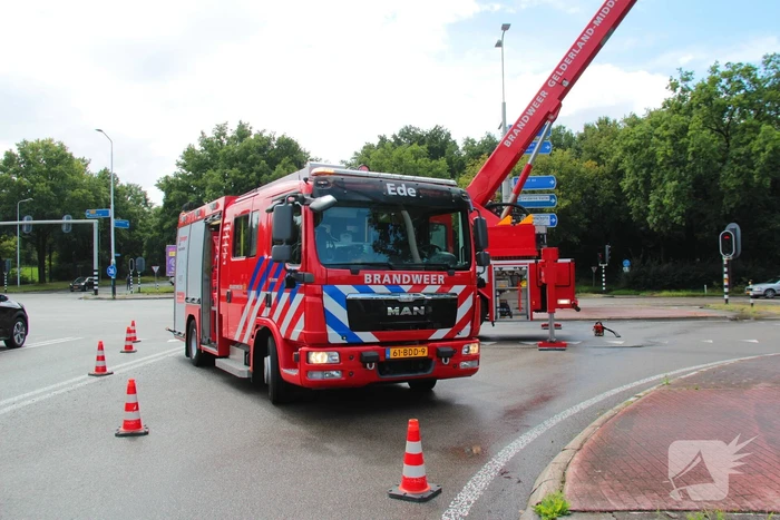 Provinciale weg deels afgesloten door stormschade