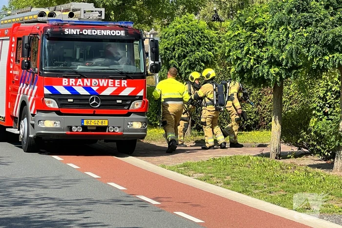Buitenbrand veroorzaakt door onkruidverbranding