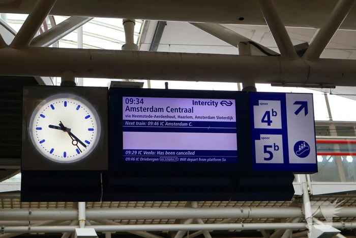 Defecte bovenleiding leidt tot grote vertragingen