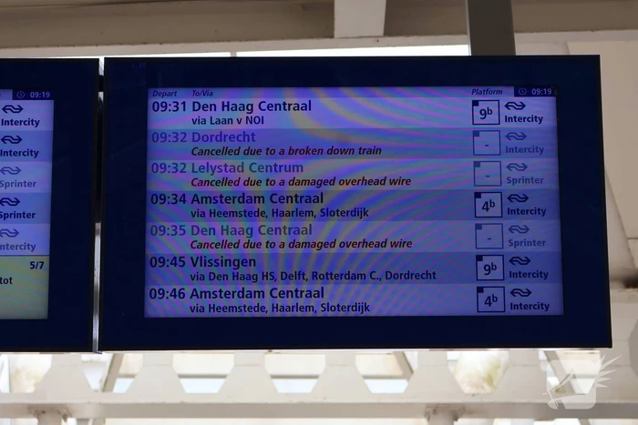 Defecte bovenleiding leidt tot grote vertragingen