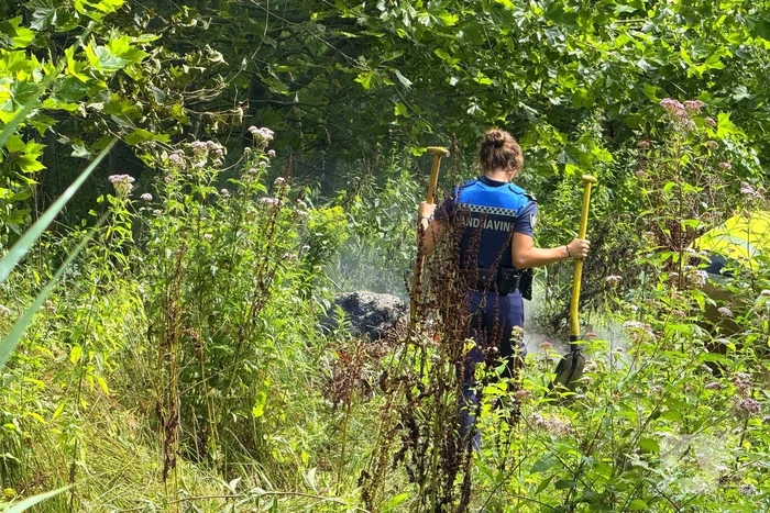 Buitenbrand door snoeiafval snel geblust