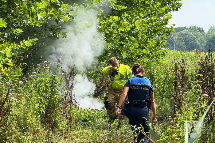 Buitenbrand door snoeiafval snel geblust