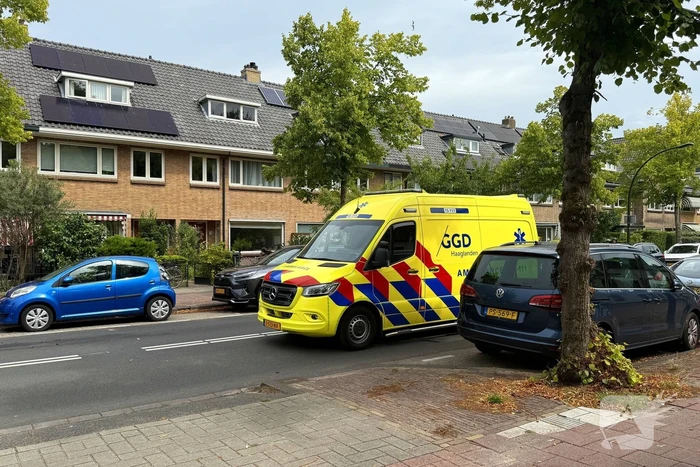 Aanrijding met letsel tussen auto en bestelbus