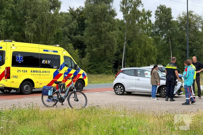 Fietser gewond na aanrijding met auto