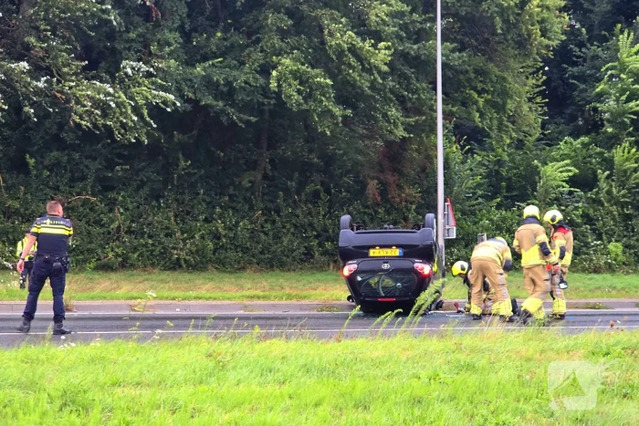 Auto uit de bocht bij ongeval