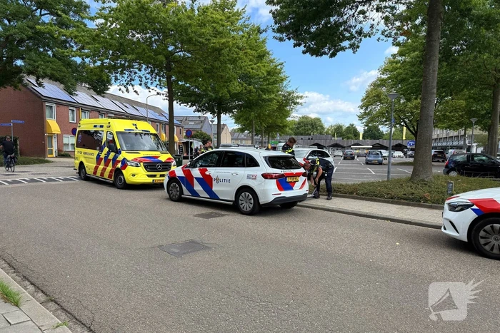 Persoon op elektrische step aangereden door auto