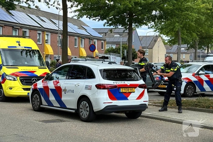 Persoon op elektrische step aangereden door auto